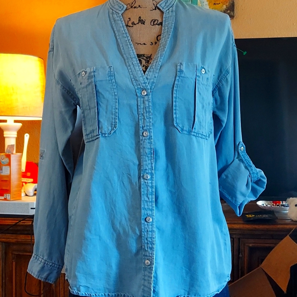 ZARA CHAMBRAY DENIM BUTTON DOWN TOP